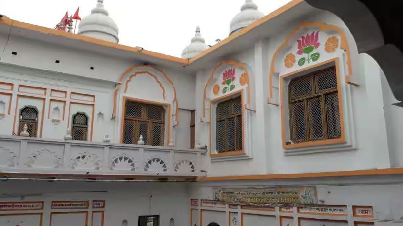 Thareswary Mandir, Jalaun, Uttar Pradesh - Vushii.com Thareswary Mandir, Jalaun, Uttar Pradesh - Vushii.com